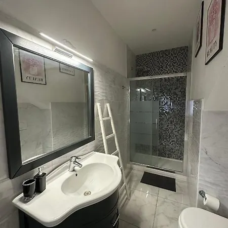 Celio 83 Luxury ローマ