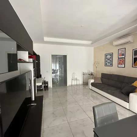 Celio 83 Luxury * ローマ